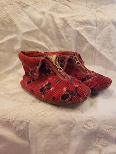 Antique Child's Slippers. Beautiful red velvet with a leather sole. Bootie style with zipper. 1700s Slippers, Baby Moon, Funky Outfits, Kids Slippers, Warm Slippers, Kids Playing, Bootie, Red Velvet, Labour Day