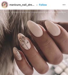 Nail Piercing, Solid Color Nails, Christmas Gel Nails, Minimal Nails, Almond Nails Designs, Xmas Nails, Gel Nail Art, Holiday Nails