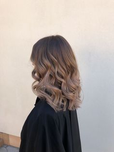 Beige Hair, Hair Color Underneath, Brown Hair Looks, Brunette Hair With Highlights, Hairstyles For Layered Hair, Brown Hair Balayage, Blonde Hair Inspiration, Light Hair Color, Top Beauty