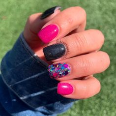 Simple Nail Dip Ideas, Nail Dip Designs, Nail Dipping Powder Designs, Short Nail Manicure, Purple Glitter Nails, Glitter Nails Acrylic, Mommy Time, London Nails