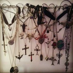 #goth #fashion #blog Trad Goth Jewelry, Trad Goth Accessories, Gothic Necklaces, Goth Vibes, Goth Core, Trad Goth, Goth Accessories, Goth Jewelry