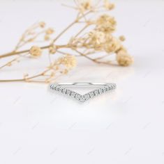 White Gold Chevron Ring, Diamond Chevron Band, V-shaped Diamond Ring, Curved Band, Diamond Band, Wedding Bands, Chevron Diamond Ring, Anniversary Ring, Chevron Ring, Chevron Ring Silver, Chevron Diamond Ring, Diamond Royal Curve Ring, Round Cut Moissanite Eternity Band, Valentine Gifts. ❖ 𝐒𝐓𝐎𝐍𝐄 𝐃𝐄𝐓𝐀𝐈𝐋𝐒 ➼ 𝐒𝐭𝐨𝐧𝐞 𝐓𝐲𝐩𝐞: Round Cut Moissanite ➼ 𝐂𝐨𝐥𝐨𝐫: Colorless ➼ 𝐂𝐥𝐚𝐫𝐢𝐭𝐲: VVS-VS ✨ 𝐆𝐞𝐧𝐮𝐢𝐧𝐞 𝐌𝐨𝐢𝐬𝐬𝐚𝐧𝐢𝐭𝐞 | 𝐓𝐞𝐬𝐭𝐞𝐝 𝐟𝐨𝐫 𝐀𝐮𝐭𝐡𝐞𝐧𝐭𝐢𝐜𝐢𝐭𝐲: Each Chevron Ring Diamond, Gold Chevron Ring, Curve Ring, Wedding Anniversary Ring, Gold Chevron, Chevron Ring, Wedding Anniversary Rings, Ring Diamond, Diamond Band