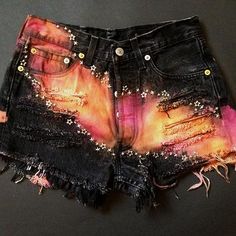 Sew Sequins, Vintage Levi Shorts, Diy Shorts, Diy Vetement, Painted Clothes, Levi Shorts, Edgy Outfits, Upcycle Clothes, Hippie Style