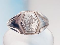 Beautiful antique signet ring made of 800 silver Ring shoulders simply designed initials WP Size 22 Ring head 1.3cm x 1.1cm material 800 silver A beautiful antique piece of jewelry Classic Silver Signet Ring With Maker's Mark, Antique White Gold Signet Ring, Victorian Hallmarked Silver Signet Ring, Antique Silver Stamped Signet Ring, Victorian Silver Signet Ring For Formal Occasions, Vintage Silver Initial Ring With Hallmarks, Vintage Sterling Silver Initial Ring, Formal Silver Stamped Signet Ring, Vintage Silver Initial Ring Stamped 925