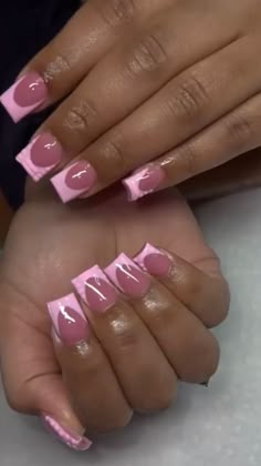 Shirt Acrylic Nails Square Pink, Pink Shirt Nails Acrylic, Pink Shirt Nail Designs, Shirt Nails Acrylic, Shirt Pink Nails, Pink Shirt Nails, Shirt Acrylic Nails, Baddie Acrylic Nails Short, Short Nails Baddie