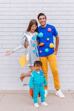 Space Themed Outfits, Baby Astronaut Costume, Diy Alien Costume, Diy Astronaut Costume, Space Costume, Family Costumes Diy, Alien Halloween Costume, Diy Fantasia