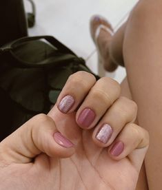 Ideal pra quem tem a unha pequena 🥰 Nails Rosa, Gel Nails Diy, Simple Gel Nails, Nail Tattoo, Inspiration Instagram, Instagram Nails, Pink Acrylic Nails, Dream Nails