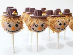 there are many cake pops decorated to look like scarecrows