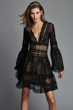 Zuhair Murad Lacy Clothes, Mode Boho, Zuhair Murad, Halle Berry, Style Noir, Black Lace Dress, Fashion Show Collection, Looks Style, Sheer Lace