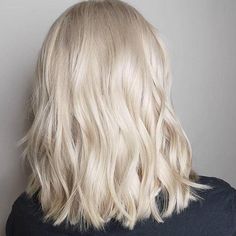 Cream Blonde Hair, Cream Blonde, Champagne Blonde Hair, Dark Chocolate Brown Hair, Blonde Hair Colors, Blond Ombre, Bronde Hair, Creamy Blonde, Silver Blonde