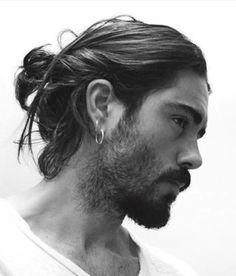 Men style
Menhairstyle Messy Man Bun Hairstyles, Bun Hairstyles For Men, Surfer Hairstyles, Blond Haircut, Older Mens Hairstyles, Men Hairstyles, Man Bun, Trendy Haircuts