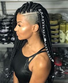 Braids Shaved Sides, Boxbraids Hairstyle, Box Braids Shaved Sides, Braided Mohawk Hairstyles, Trendy We Fryzurach, Braids With Shaved Sides, Hairstyle Braids, Shaved Side