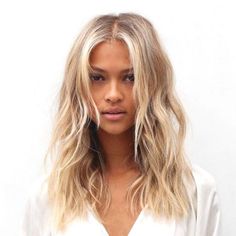 12 Stylish Fall Hair Trends That Will Never Go Out Of Style - Myvitanet Florida Hair, Milk Hair, Layered Blonde, Creamy Blonde, Honey Blonde Hair, Honey Hair