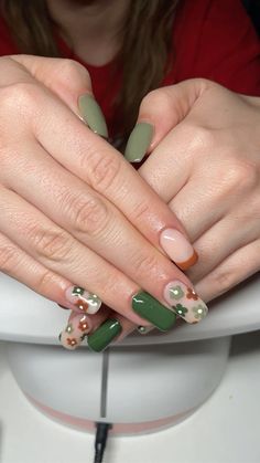 Green And Brown Nails Ideas, Simple Fall Nails Green, Brown And Green Fall Nails, Sage Green And Orange Nails, Fall Nails Green And Orange, Fall Nails Green And Brown, Dark Green And Brown Nails, Brown And Green Nails Design, Green And Brown Nails Acrylic