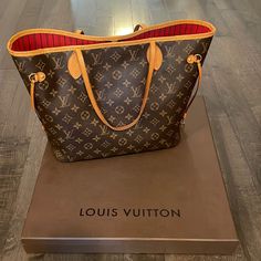 12.6 X 11.4 X 6.7 Inches Internal Lining Cherise Red Lv Box & Duster Included Louie Vuttion, Making Quilts, Bags Louis Vuitton, Louis Vuitton Neverfull Mm, Neverfull Mm, Vuitton Neverfull, Louis Vuitton Bags, Hand Quilting, Quilt Making