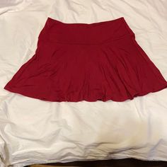 New Hollister Red Skirt Sz M 10.22 Solid Flowy Skort, Red Flared Skirt For Summer, Solid Color Tiered Skort With Lined Skirt, Solid Color Tiered Lined Skort, Lined Tiered Skort, Tiered Lined Skort, Red Skirted Bottoms For Summer, Casual Red Flared Skirt, Casual Lined Flared Swim Skirt