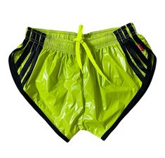 Discover our beautiful high-waisted PU nylon sprint shorts! With elastic for a perfect fit, a padded waist, stylish stripes and light weight, they are ideal for sport and leisure. The outer material is made of 90% polyamide and 10% PU for durability. Order now and experience comfort and style! Colour: Neon green with black stripes Sporty Striped Shorts For Sports, Yellow Nylon Sports Shorts, Green Training Shorts For Spring, Spring Training Nylon Shorts, Trendy Stretch Nylon Shorts, Retro Shorts, Sports Shorts, High Cut, Neon Green