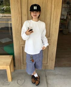 Formal Streetwear, Clarks Wallabee, Clarks Wallabees, Need Money, Cool Girl, Cool Outfits, Lookbook, Girl Outfits, Ootd