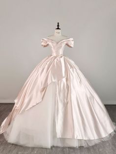 Wedding Dresses Bridgerton, Debut Gowns 18th Elegant, Quinceanera Themes Dresses, Curvy Casual Outfits