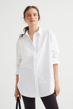 How To Prep For Fall 2022 Menswear Trend Oxford Shirt Women, Fall Trends Outfits, Oxford Shirts, How To Look Rich, Oxford White, Crisp White Shirt, Menswear Inspired, Women Shirts Blouse, White Shirts