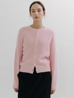 Composition : Alpaca 65% Acrylic 22% Nylon 11% Span 2%Color : PinkCountry of Origin : KOREA Alpaca Cardigan, Cardigan Pink, Pink Cardigan, Knitwear Cardigan, 2 Colours, Alpaca, Pink Ladies, Knitwear, Composition