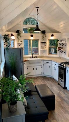 Tiny House Interior Design, Shed Home, Shed To Tiny House, Tiny House Loft, Tiny House Inspiration, Tiny House Listings, Tiny House Floor Plans, Tiny House Kitchen, Modern Tiny House