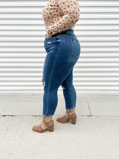 With our Lissner High Rise Mom Jeans, you'll never have to sacrifice comfort for style. The stretch material allows for a super high rise fit, making these jeans perfect for any occasion. Say goodbye to boring, uncomfortable jeans and hello to a new level of style and comfort! RISE: 11" INSEAM: 25.5" FABRIC:92%COTTON 6%POLYESTER 2%SPANDEX FIT: This denim is a staple! For those that are new to Mica sizing please take your "department store size" and size down ONCE for your perfect fit! MODEL SPEC Mom Jean, High Rise Mom Jeans, Say Goodbye, Pet Hair, Department Store, Online Purchase, Brown Hair, Clothing Items, Your Perfect