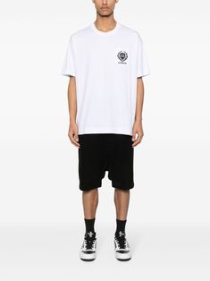 GIVENCHY white cotton T-shirt, crew neck and short sleeves, contrasting logo on the chest. This item is in size L and the color is Cotton T-shirt With Front Logo And Relaxed Fit, White Relaxed Fit T-shirt With Logo, Urban Short Sleeve T-shirt With Logo, Summer Streetwear Crew T-shirt, Casual White T-shirt With Embroidered Logo, White Casual T-shirt With Front Logo, White Cotton Crew T-shirt, White Crew Neck T-shirt With Embroidered Logo, White Cotton Crew Neck T-shirt