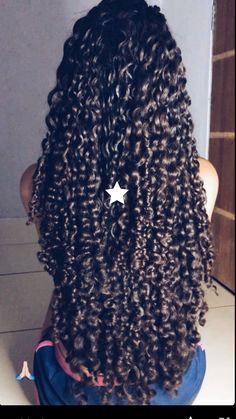 Shiny Curly Hair, Long Natural Curly Hair, Cute Curly Hairstyles, Beautiful Curly Hair, Curly Hair Routine, Hair Routines, Hair Photo