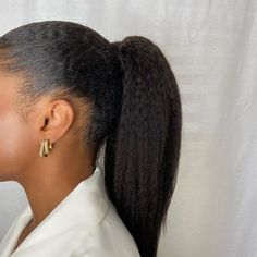 Yaki Ponytail Black Women, Fake Ponytail Hairstyles For Black Women, Fake Ponytail Hairstyles, Black Women Ponytails, Yaki Ponytail, Engagement Photo Hairstyles, Hair Bun Design, Vacay Hair, Straight Ponytail Hairstyles