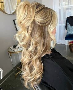 Half up ponytail bridesmaids inspired #weddinghairstyles #halfuphalfdown #hairstyles #bridesmaidhairstyles #halfup #bridalhairstyle Big Ponytail Wedding Hair, Half And Half Wedding Hair, High Half Ponytail Hairstyles Wedding, Half Up Half Down With Hair Extensions, Halfup Hairstyle Wedding, Big Wedding Hair Half Up, Fancy Hairstyles Half Up Half Down, Half Up Half Down Ponytail Wedding Hair, Bridal Hair Ponytail With Veil