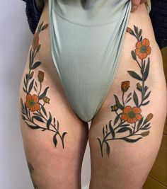 Botanisches Tattoo, Henne Tattoo, Time Tattoos, Dream Tattoos, Dope Tattoos, Skin Art, Piercing Tattoo, Pretty Tattoos, Body Mods