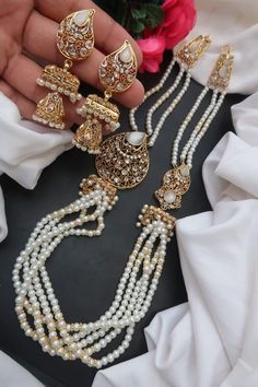 A beautiful and high-quality jewelry set Weight: 4oz Nickel and lead free Rani Haar, Pakistani Jewelry, Pakistani Bridal, Bollywood Fashion, High Quality Jewelry, Elegant Fashion, Wedding Bridal, Jewelry Set, Bridal Jewelry