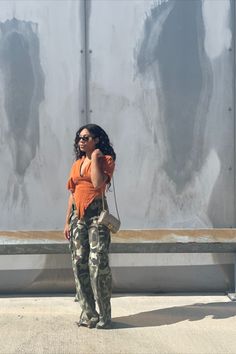 Simple outfits are some of the best #simpleoutfitblackgirl #Cargopantsoutfit #homecomingoutfitsblackgirl Cargo Pants Outfit, Leg Design, Women Tops, Pants Outfit, Fashion Clothes, Simple Outfits, Cargo Pants, Homecoming, Camo