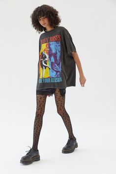 Graphic Tee Festival Outfit, Slip Dress Band Tee Outfit, 90s Band Tees Outfit, Rock Tshirt Outfit Women, Oversized Shirt And Tights Outfit, Band Tee Concert Outfits, Styling Tshirt Dress, Rock Band Tee Outfits