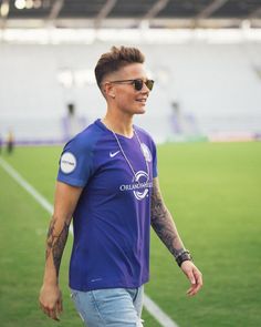 Ashlyn Harris Short Hair, Ashlyn Harris Hair, Buzzed Hair Women, Ali Krieger, Ashlyn Harris, Funky Hair, Orlando Pride, Fresh Cuts, Buzzed Hair