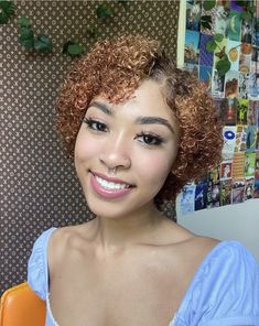 Quinseñeras Hair Styles, Short Coily Hair, Short 3c Hair, Curly Hairstyles Braids, Very Short Curly Hairstyles, Afro Hair Dye, Cute Short Natural Hairstyles, Big Chop Natural Hair, Natural Hair Pictures