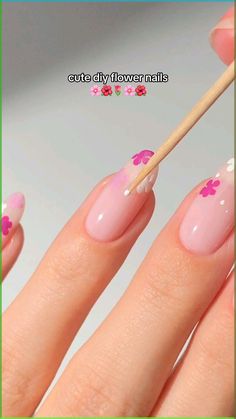 💐 Get ready to nail the cutest DIY flower nail designs ever! 🌺✨ Let your creativity blossom with these adorable and easy-to-do floral nail art ideas. From dainty daisies to vibrant roses, learn how to paint your nails like a pro gardener. 🌷🌿 Whether you're a nail art enthusiast or a beginner, these step-by-step tutorials will help you achieve picture-perfect flower nails. 🌸💅💖 Let your fingertips bloom with charm and style! 🌼🌈 Nails Pictures, Makeup Routines, Pastel Nail Art, Mint Green Nails, Pink Nail Art Designs, Simple Spring Nails, Easter Nail Designs