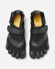 V-Aqua Women's Black | Woman | Vibram Vibram Shoes, Silicone Print, Vibram Fivefingers, Mens Items, Toe Socks, Black Man, My Husband, Snug Fit, Black Men