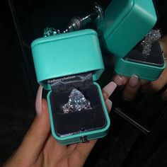 Mafia Wedding, Most Expensive Engagement Ring, Double Diamond Ring, Stunning Rings, Heart Shaped Diamond Ring, Big Engagement Rings, Butterfly Anklet, Tiffany And Co Jewelry, Luxury Engagement Rings