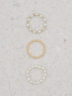 Everyones favorite rings to stack now in a bundle set! Our Mar, Paraiso and Beaded Ring make the perfect, delicate ring combo, a total value of $94. Freshwater pearls & 14k Gold-filled beads Sizing Guide: Click Here *Allow 3-5 business days for production before shipping as all of our pieces are handmade* Beaded Rings Tutorials, Ring Combo, Diy Beaded Rings, Pola Gelang, Beaded Ring, Beaded Necklace Diy, Diy Bracelet Designs, Gelang Manik, Beads Bracelet Design