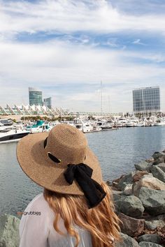 Enjoy going to the beach while dressed in style! Solara #summerhat offers just that. We call this the country club and Southern belle stunner. We love the 4.5” wide brim all around that provides high sun protection with a UPF 50, saving your beautiful skin from the suns harsh rays whilst providing an extremely stylish and versatile #sunhat. Travel Hat, Summer Hats For Women, Beach Hat, Upf 50, Southern Belle, Black Ribbon, Beautiful Skin, Wide Brimmed, Summer Hats