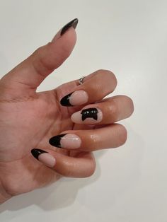 Cat Nails French Tip, Short Cat Nail Designs, Cat Noir Nails Acrylic, Nail Designs With Cats, Black Cat Acrylic Nails, Black And White Cat Nails, Acrylic Nails Cat Design, Black Cat On Nails, Kitten Nail Art