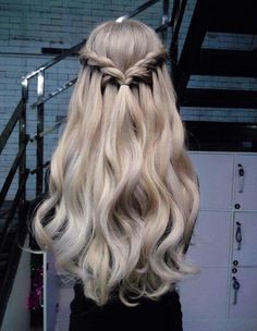 inspiration pour votre prochain rendez-vous - Cheveux longs - l'Antête Salon #cheveux #Inspiration #lAntête #longs #pour #prochain #rendezvous #Salon Gorgeous Braids, Romantic Hairstyles, Long Blonde, Trending Hairstyles, Long Hairstyles, Box Braids Hairstyles, Hairstyles Ideas, Vintage Glamour