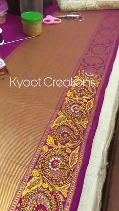 Aari Work In Saree Border, Maggam Work Boarder Designs, Aari Work Saree Border Designs, Border Aari Work Designs, Border Highlight Aari Work, Blouse Designs With Aari Work, Highlight Design, Simple Blouse Design, Aari Blouses