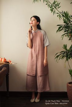 Pakistani Modern Outfits, Dress Muslim Modern, Stylish Kurtis Design, Iranian Women Fashion, Stylish Party Dresses, Stylish Pants, Pakistani Dress Design