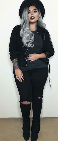 Plus Size Edgy Fall Outfits, Dark Plus Size Fashion, Plus Size Art Gallery Outfit, Salem Outfits Fall Plus Size, Edgy Hair Plus Size, Punk Fall Outfits Plus Size, Cute Midsize Outfits Spring, Casual Victorian Goth Outfits, Boho Witch Outfits Plus Size