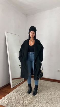 Feminine Conservative Outfits, Black Woman Winter Fashion, Cute Fall Clothes Aesthetic, Comfy Fall Outfits Work, Rain Fall Outfits Rainy Day, Women Fashion Aesthetic, Winter Apparel Womens, Winter Fashion Inspo 2023, Fall Street Wear Women