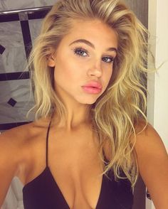 Blonde Hair Black Eyebrows, A Mirror, Pretty Face, Hair Looks, Hair Goals, Blue Eyes, Cute Hairstyles, Balayage