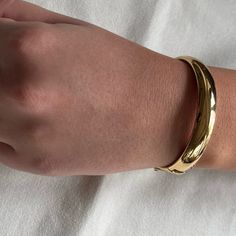 This Gold Plated Bangle Is 8 3/4” Circumference, 3/4” Wide, And. 2 1/2” Diameter. The Fine Craftsmanship Of This Superior Bracelet Is Of A Standard No Longer Available In Costume Jewelry Today. Bangle Is In Excellent Condition, Like Brand New. Please Try To Bundle And Save On Shipping. Hinged Cuff Bracelet For Formal Occasions, Classic Hinged Adjustable Cuff Bracelet, Classic Adjustable Hinged Bangle, Elegant Hinged Cuff Bracelet, Formal Hinged Bracelets, Classic Metal Bangle, Gold Plated Bangles, Anchor Bracelet, Butterfly Bracelet